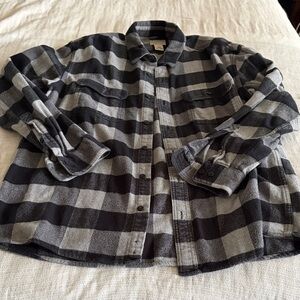L.L. Bean large Men’s Black and Gray Plaid Casual Button-Down Shirt